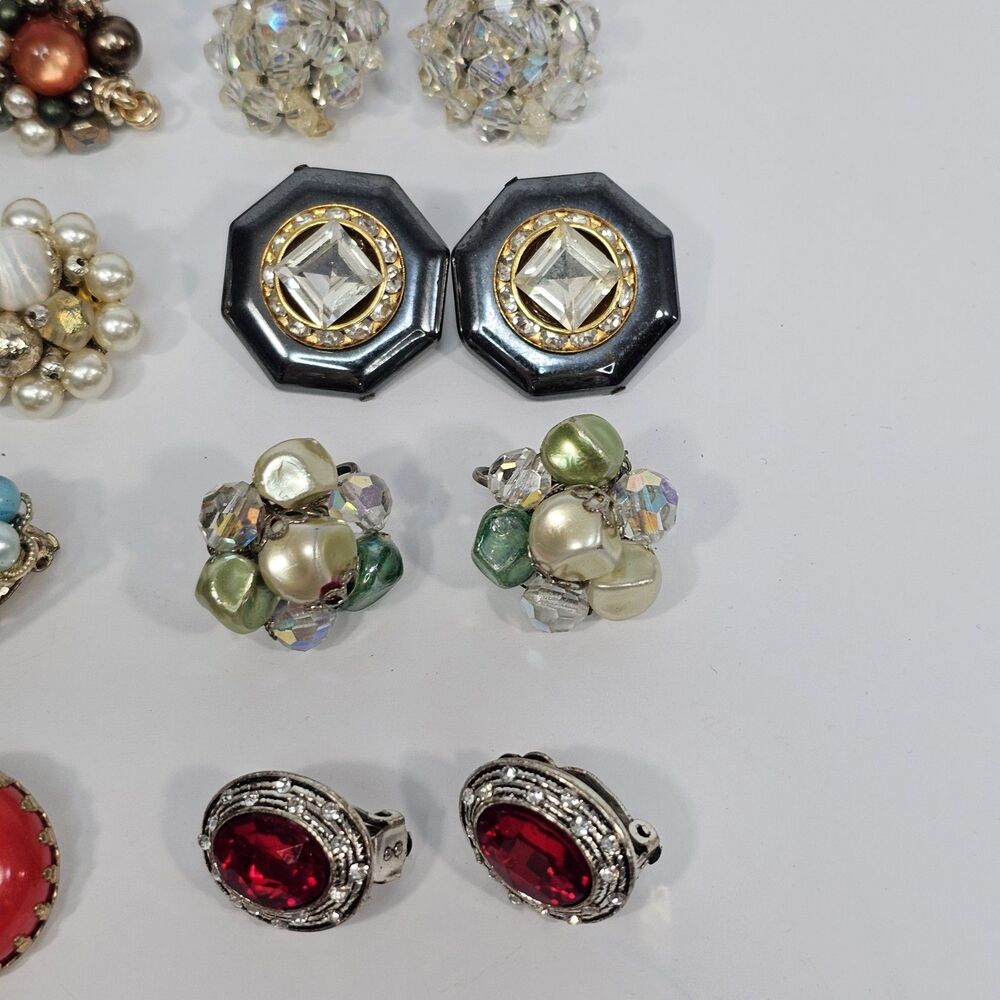 Vintage Lot Of 10 Beaded Cluster Clip On Earrings Japan Hong Kong - Picture 5 of 8